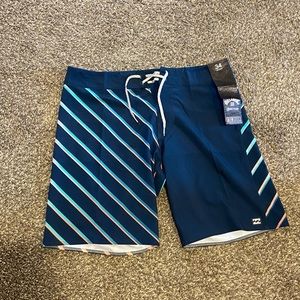 NWT men’s Billabong board shorts